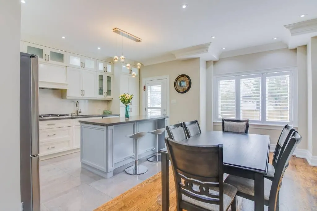 Holiday home Luxury House, 25 Minutes To Toronto Downtown