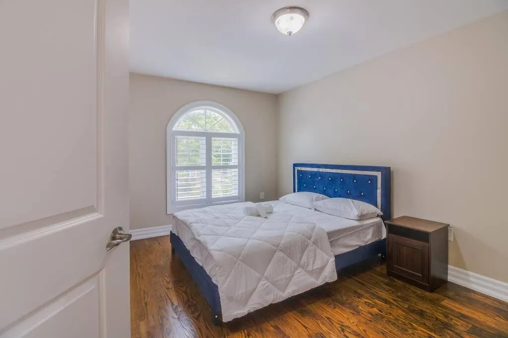 Luxury House, 25 Minutes To Toronto Downtown